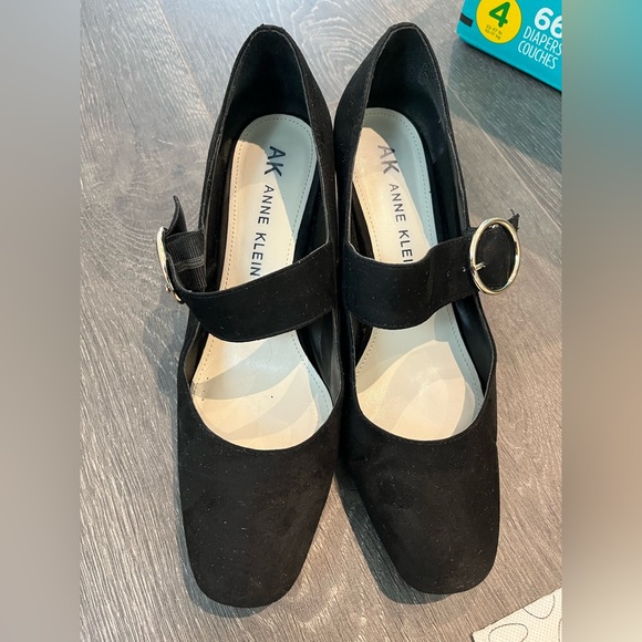 Anne Klein shoes - Picture 2 of 5